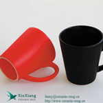 Black matte V-shaped ceramic coffee cup with Logo Suppliers
